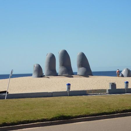 Depto Frente Al Mar - Punta Del Este - Uruguay Exterior photo